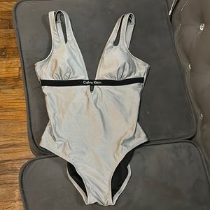 CALVIN KLEIN 🩱 BATHING SUIT. New without tags